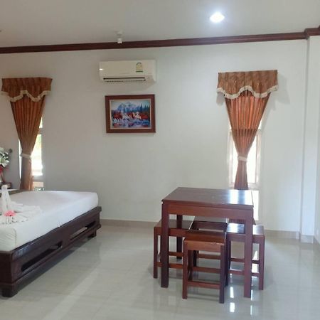 Capital O 75415 Nanthachart Riverview Resort Samut Songkhram Экстерьер фото