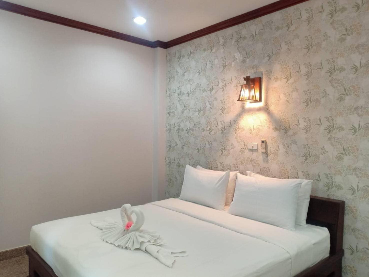 Capital O 75415 Nanthachart Riverview Resort Samut Songkhram Экстерьер фото